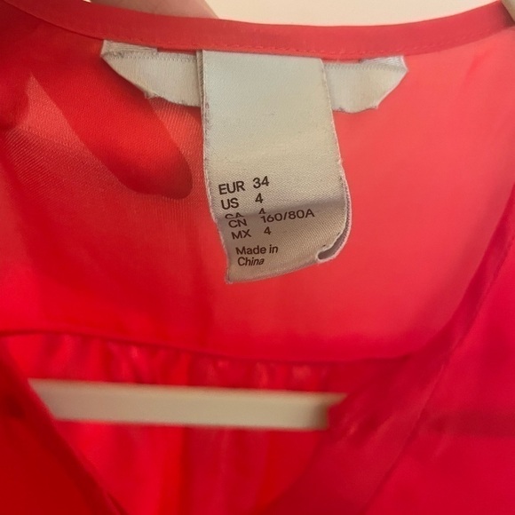 H & M Red Sheer button down 3/4 sleeve top size 4 - Picture 8 of 9